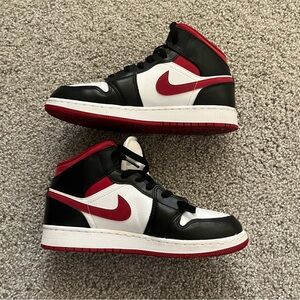 Nike Air Jordan 1 Gym Red Black Mid Size 7Y